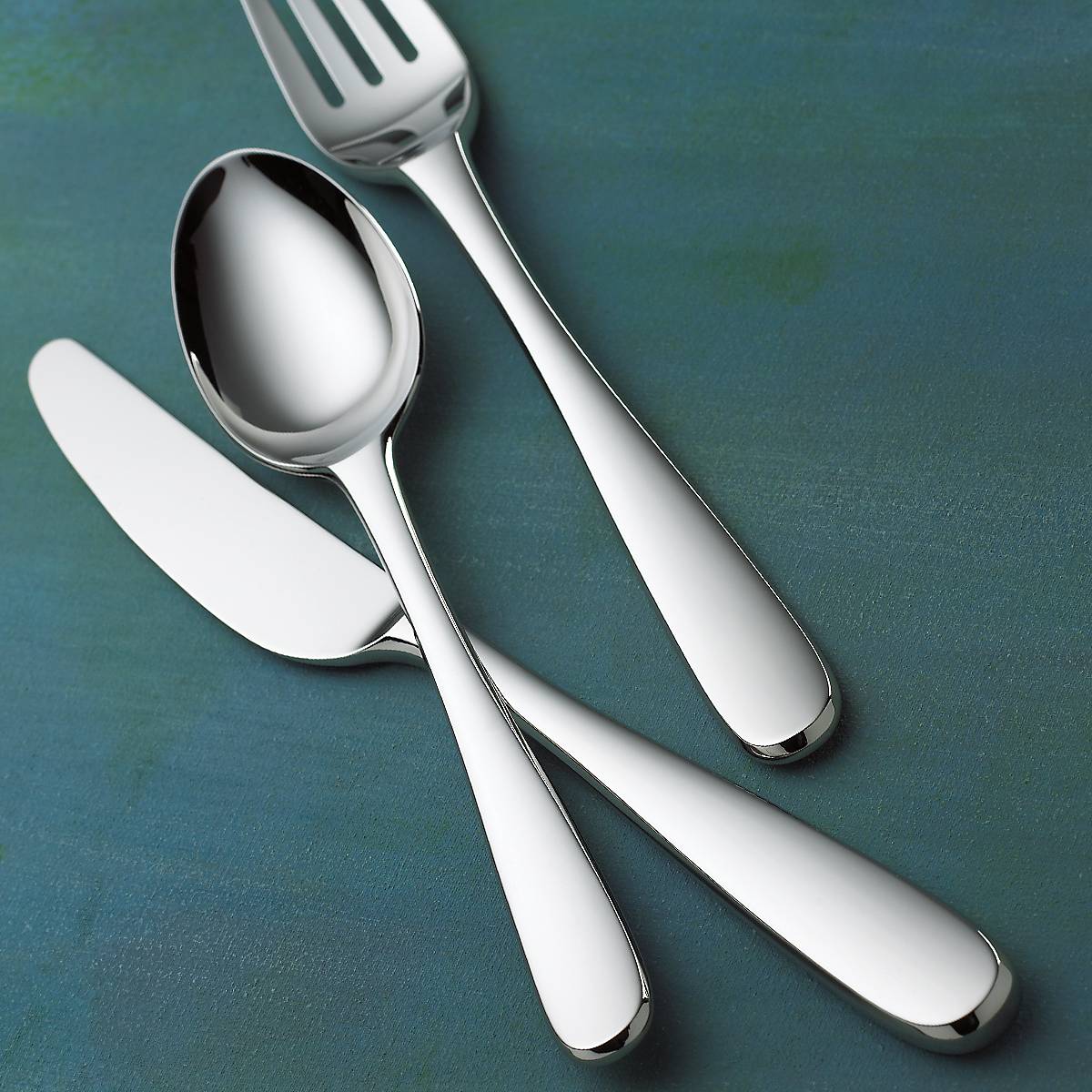 stratton 65-Piece Flatware Set