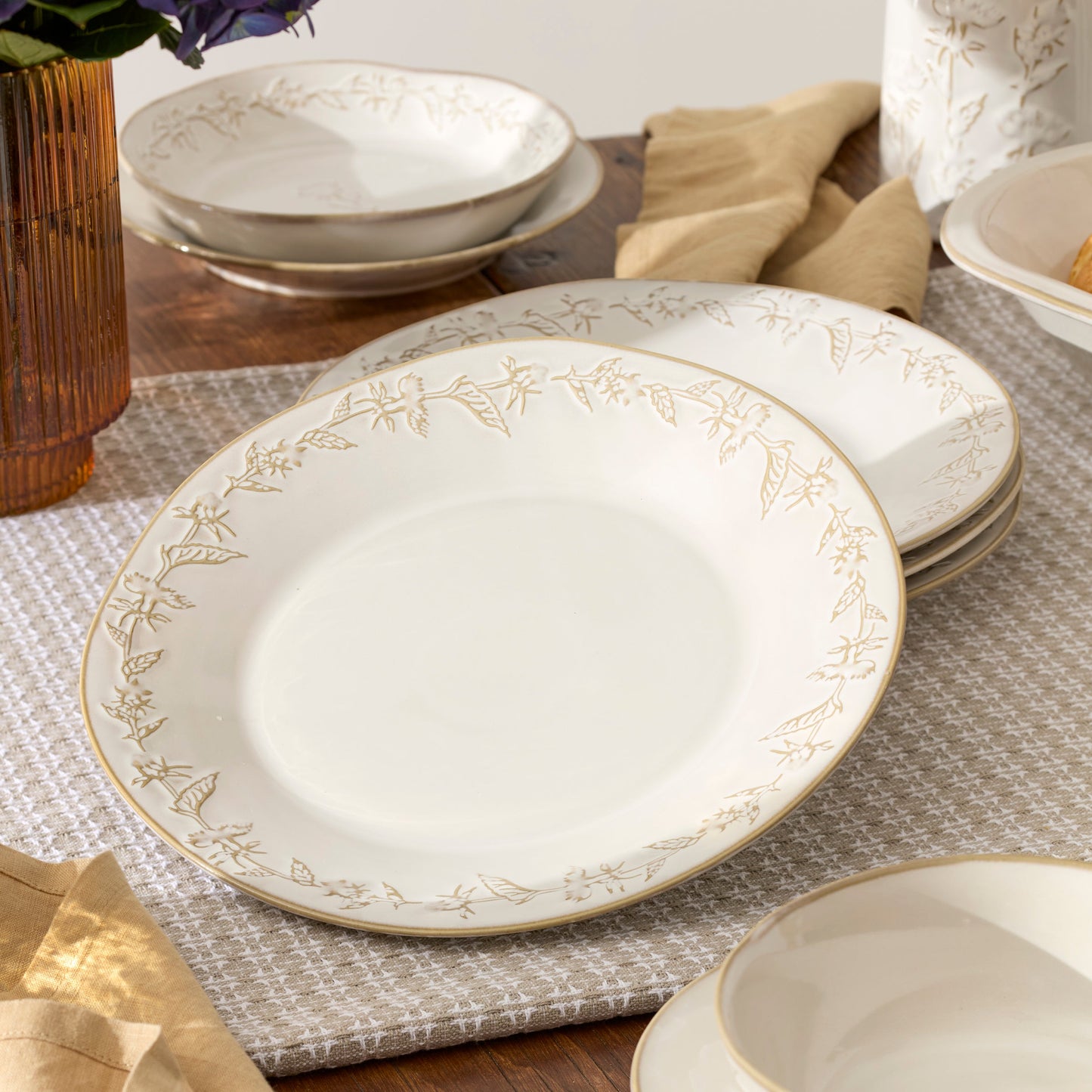 Homespun 16-Piece Dinnerware Set