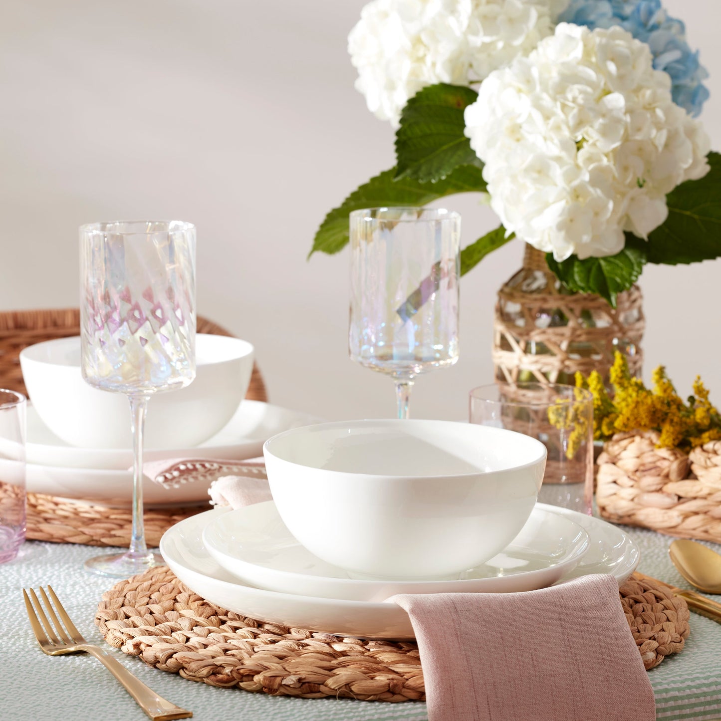Studio 1414 Coupe 18-Piece Dinnerware Set