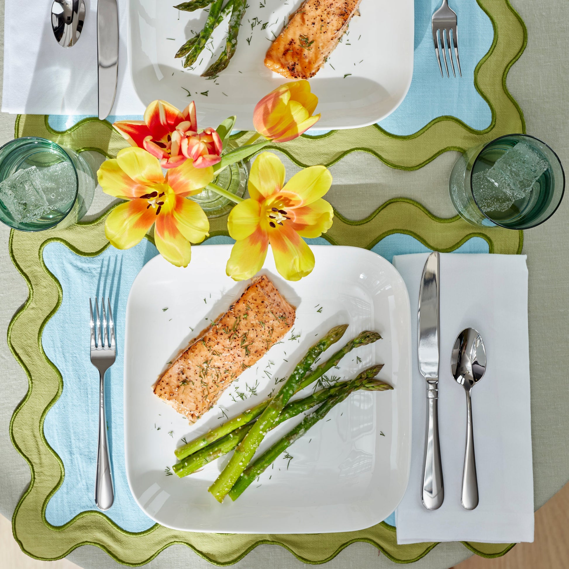 Studio 1414 Square 16-Piece Dinnerware Set