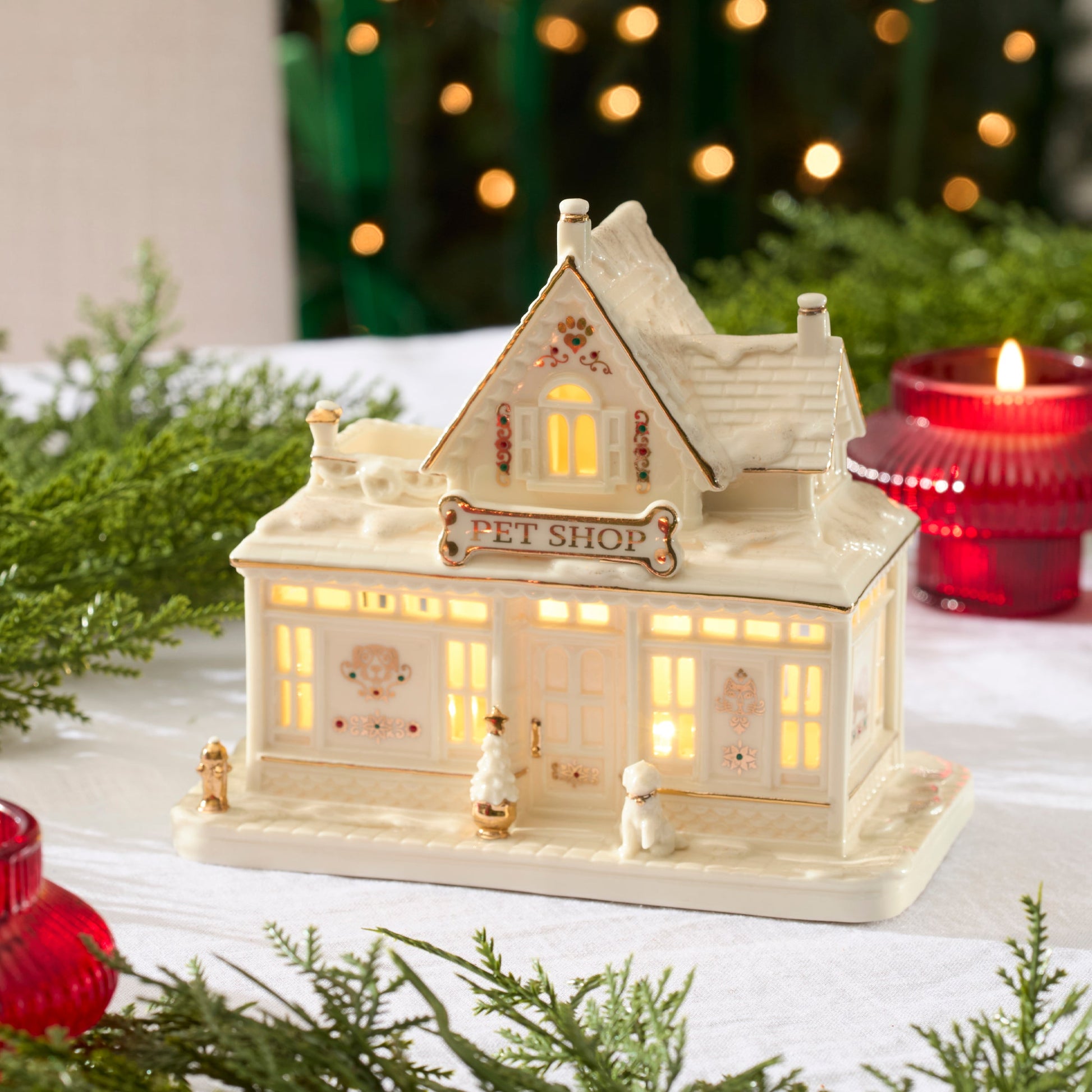 Mistletoe Park Lit Pet Store Figurine