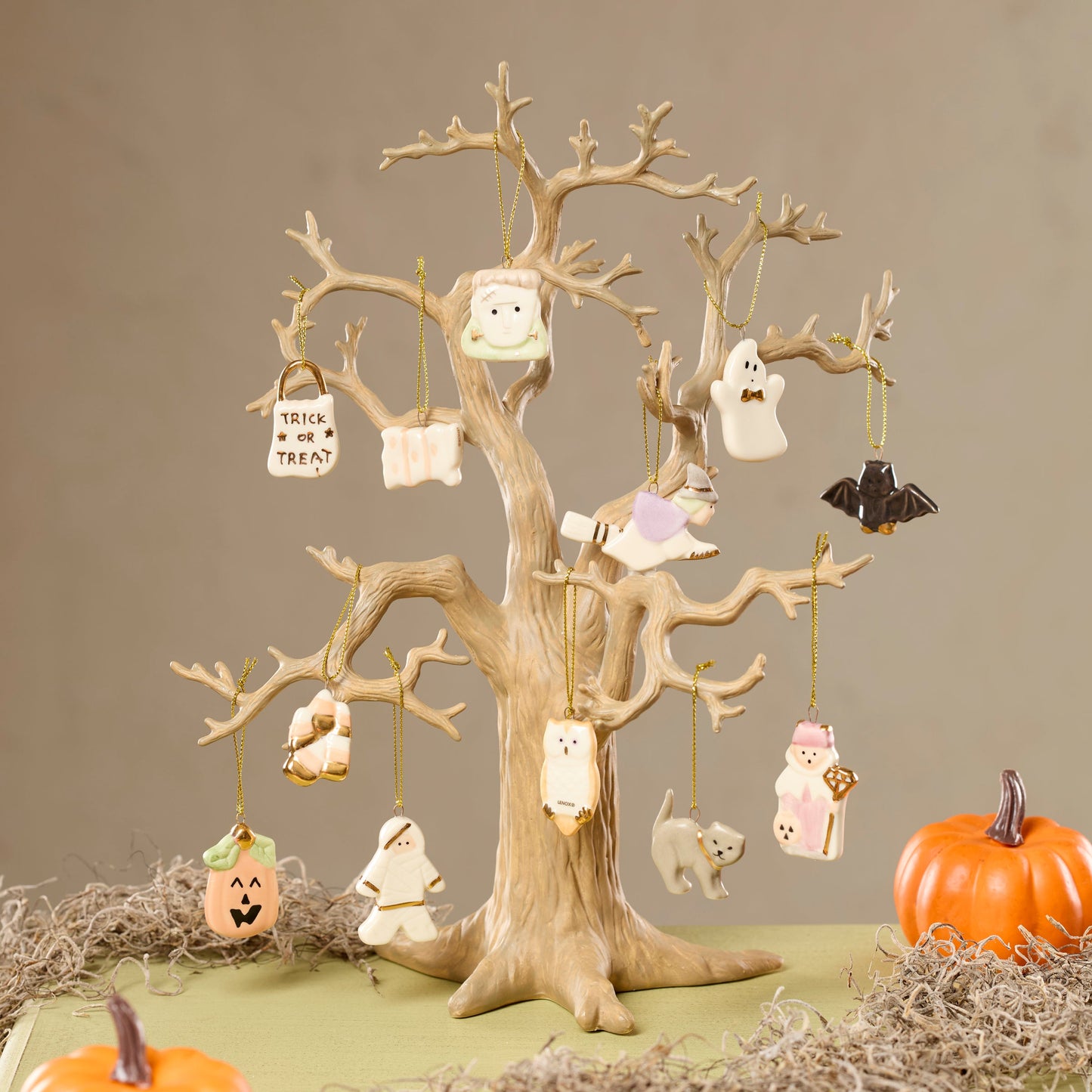 Rustic Oak Ornament Tree