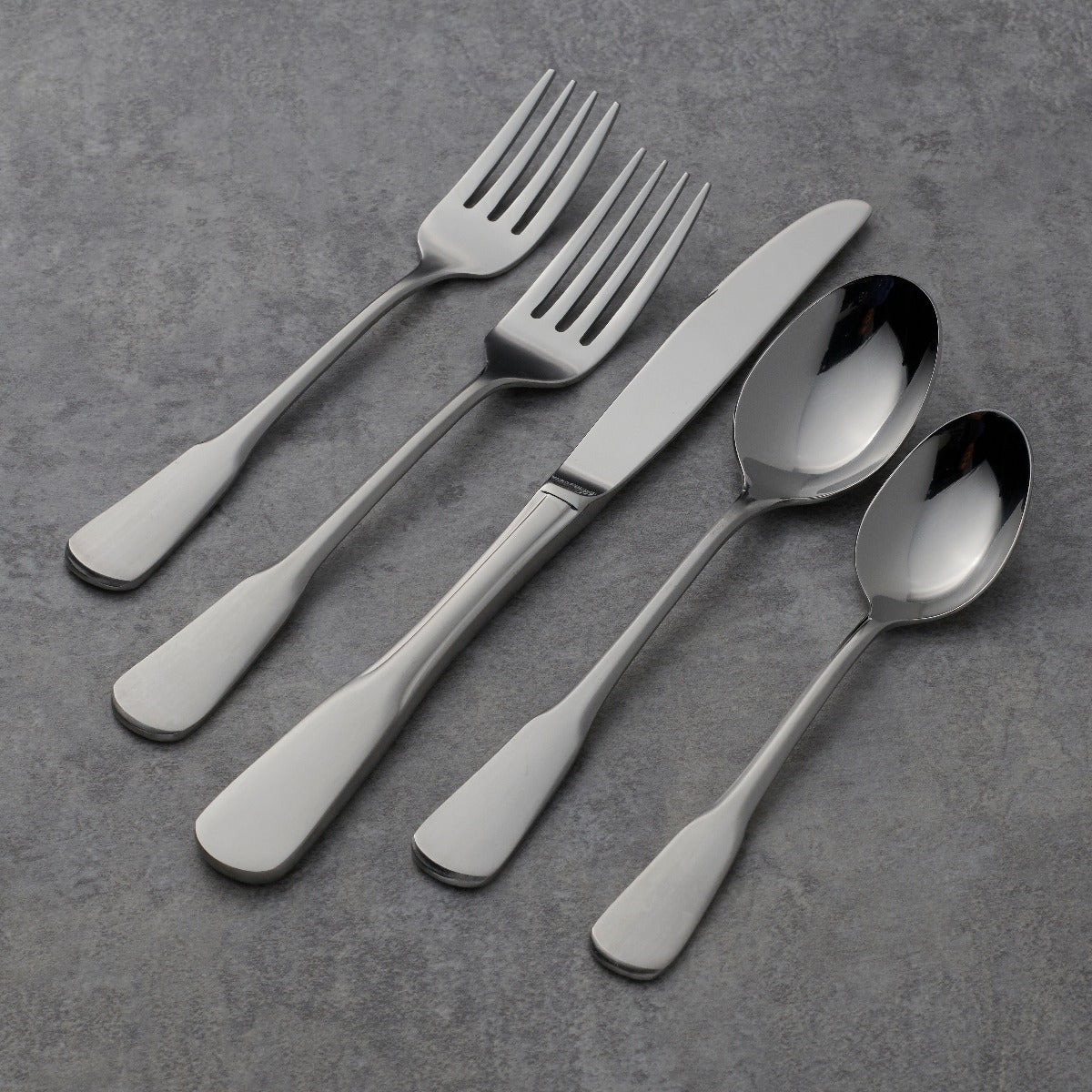 Colonial Boston 45-Piece Flatware Set
