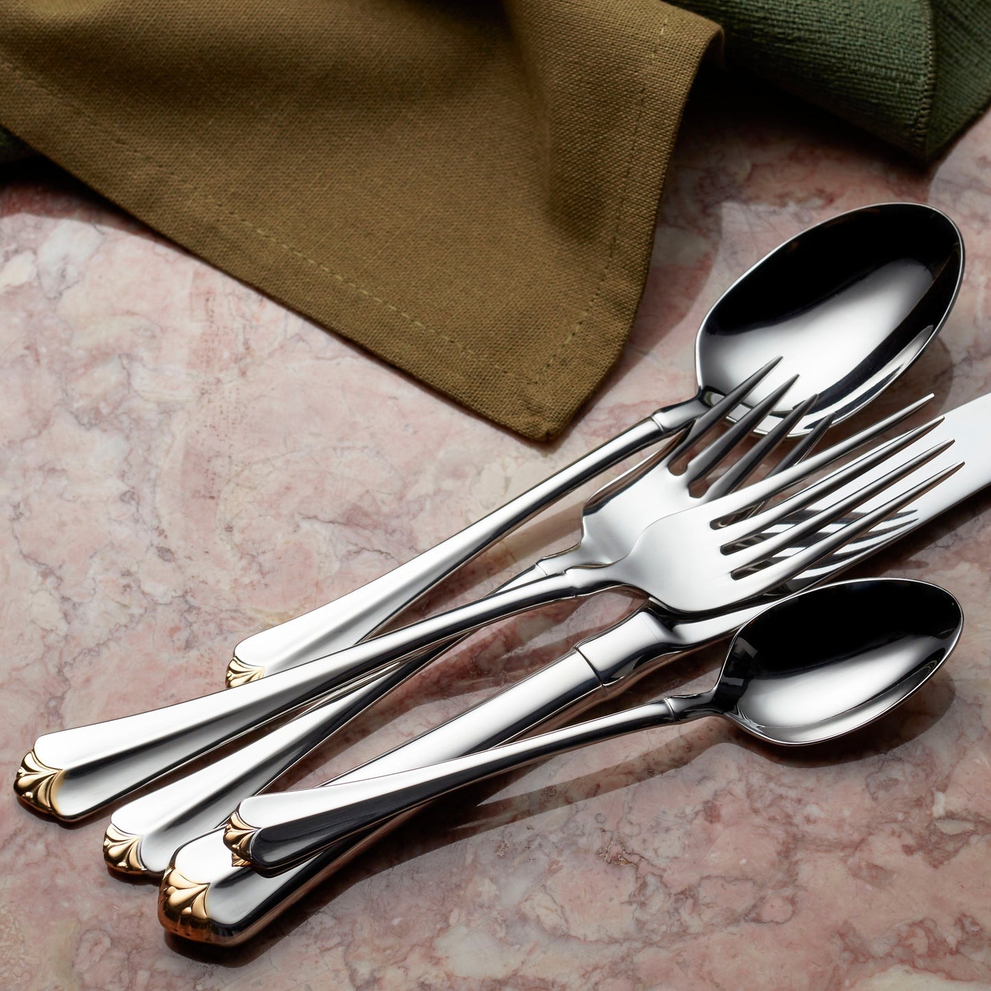 Golden Juilliard 20-Piece Flatware Set